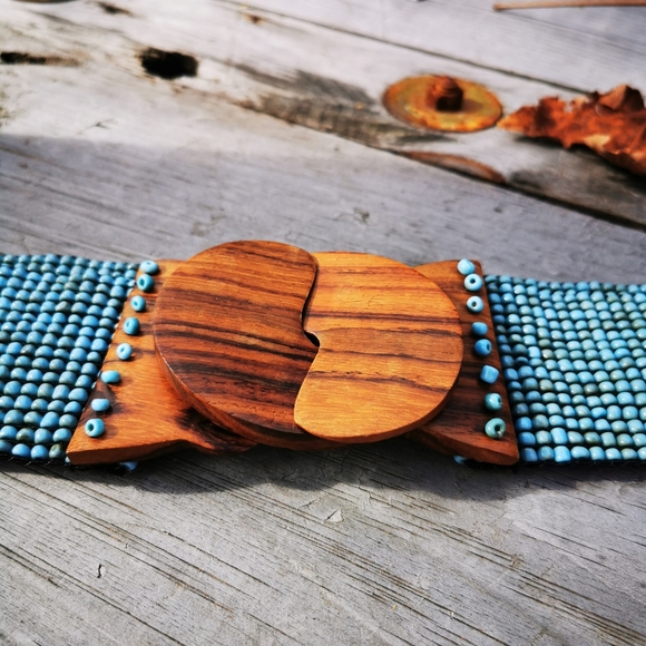Beaded Turquoise Stretchy Belt with Wooden Hook Clasp Buckle - Picture 12 of 14